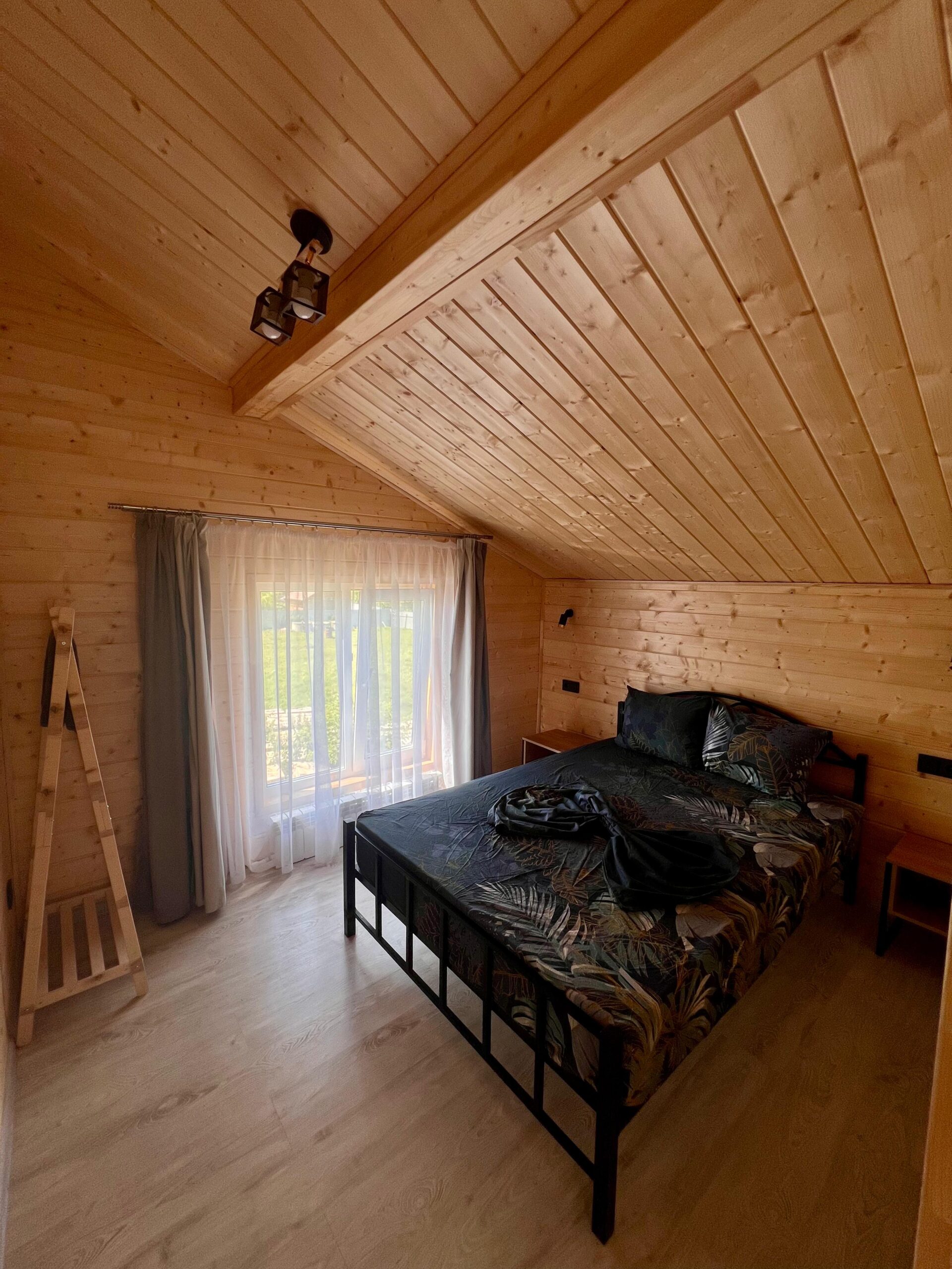 4b8f8ce4-445f-45bc-a65c-1c358898881b