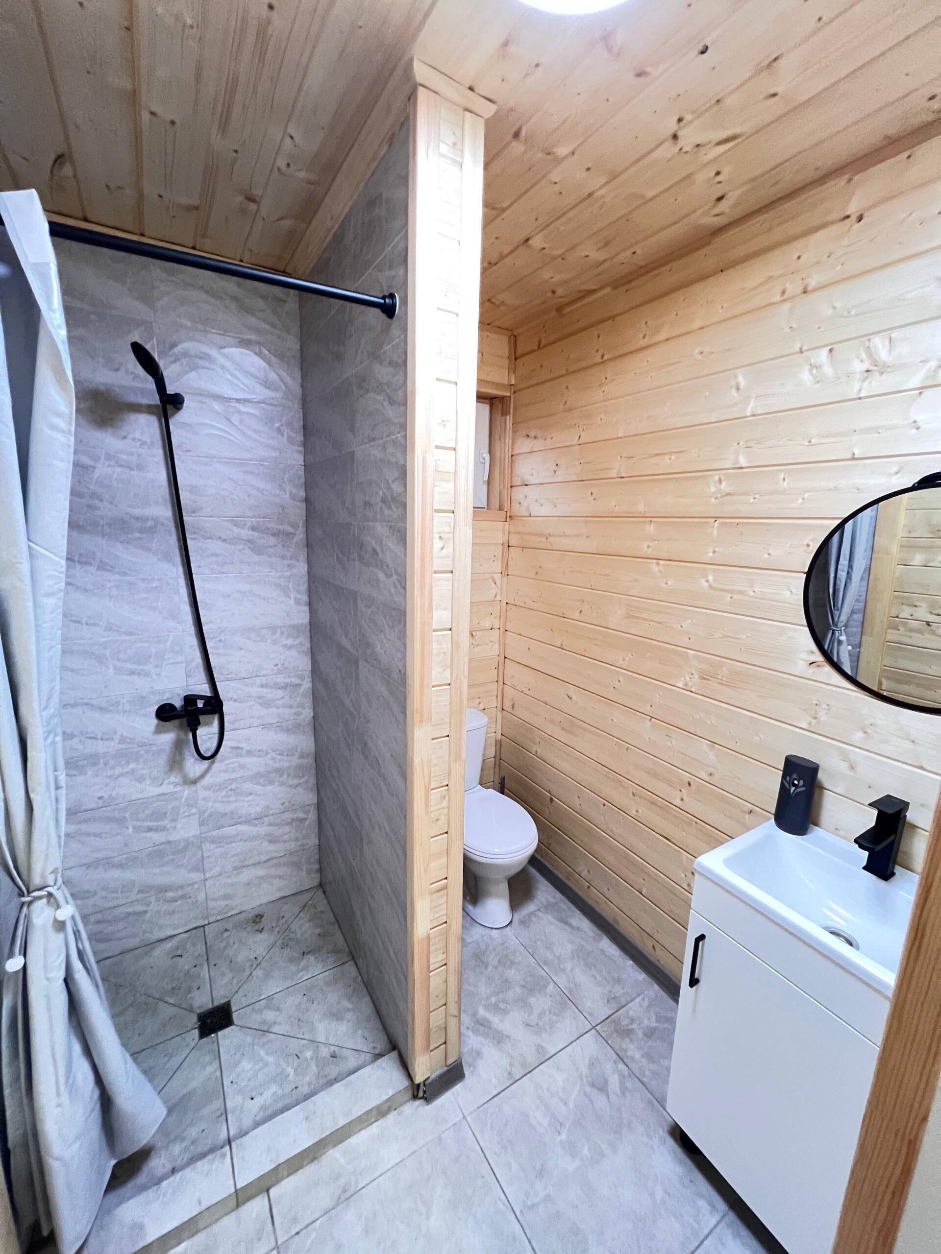 a7441dbe-5551-456c-8cbe-7e1d15252398