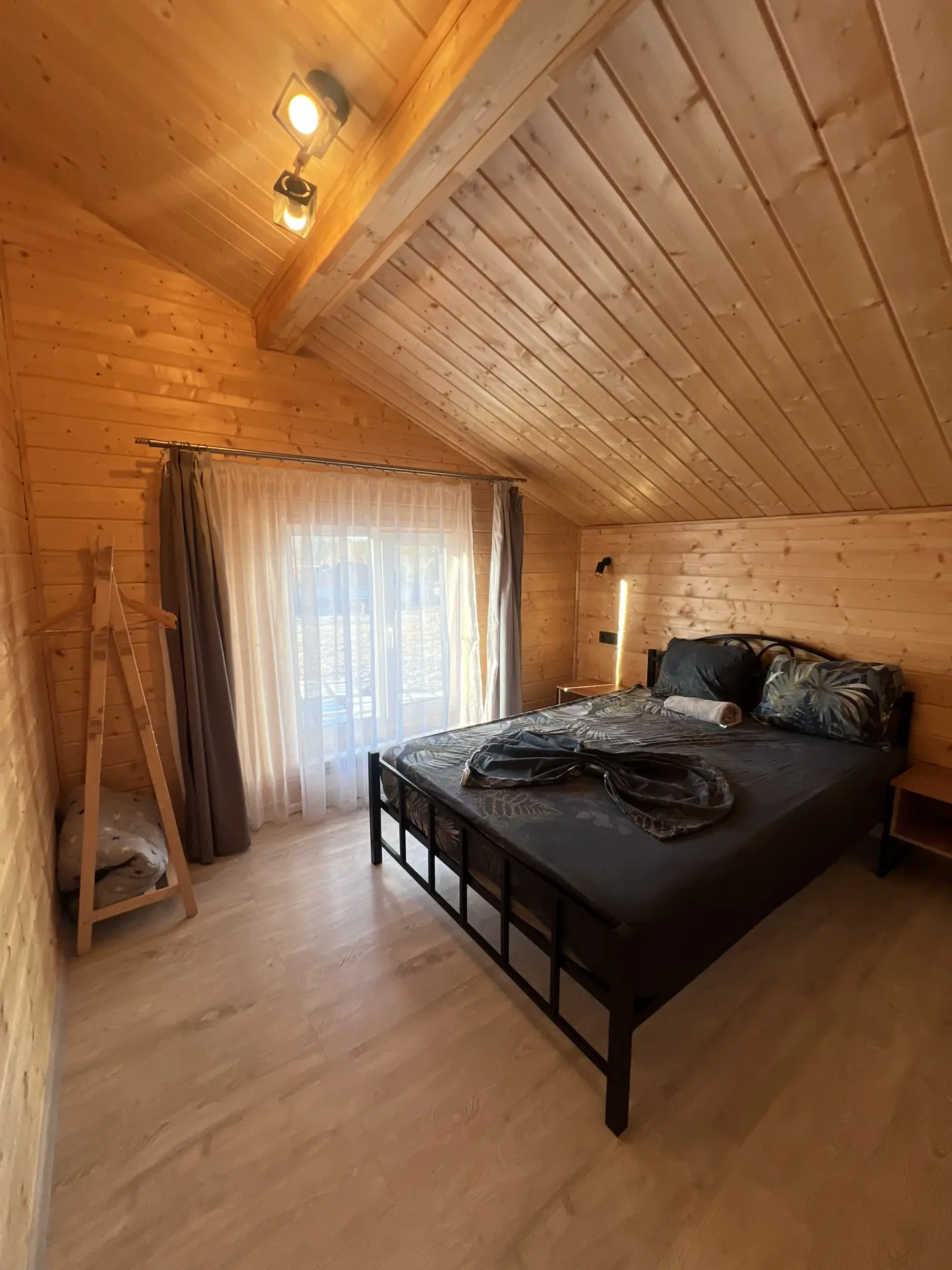 0f48a989-c716-47c6-8cb7-d9a85d370e4e