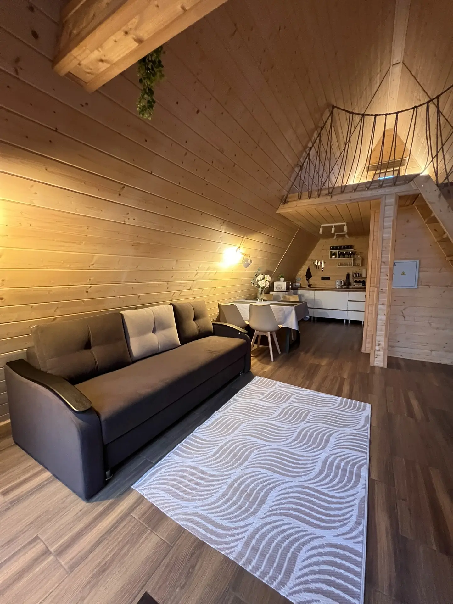 219cb9a9-1fc0-4079-92d7-77453fcb8410