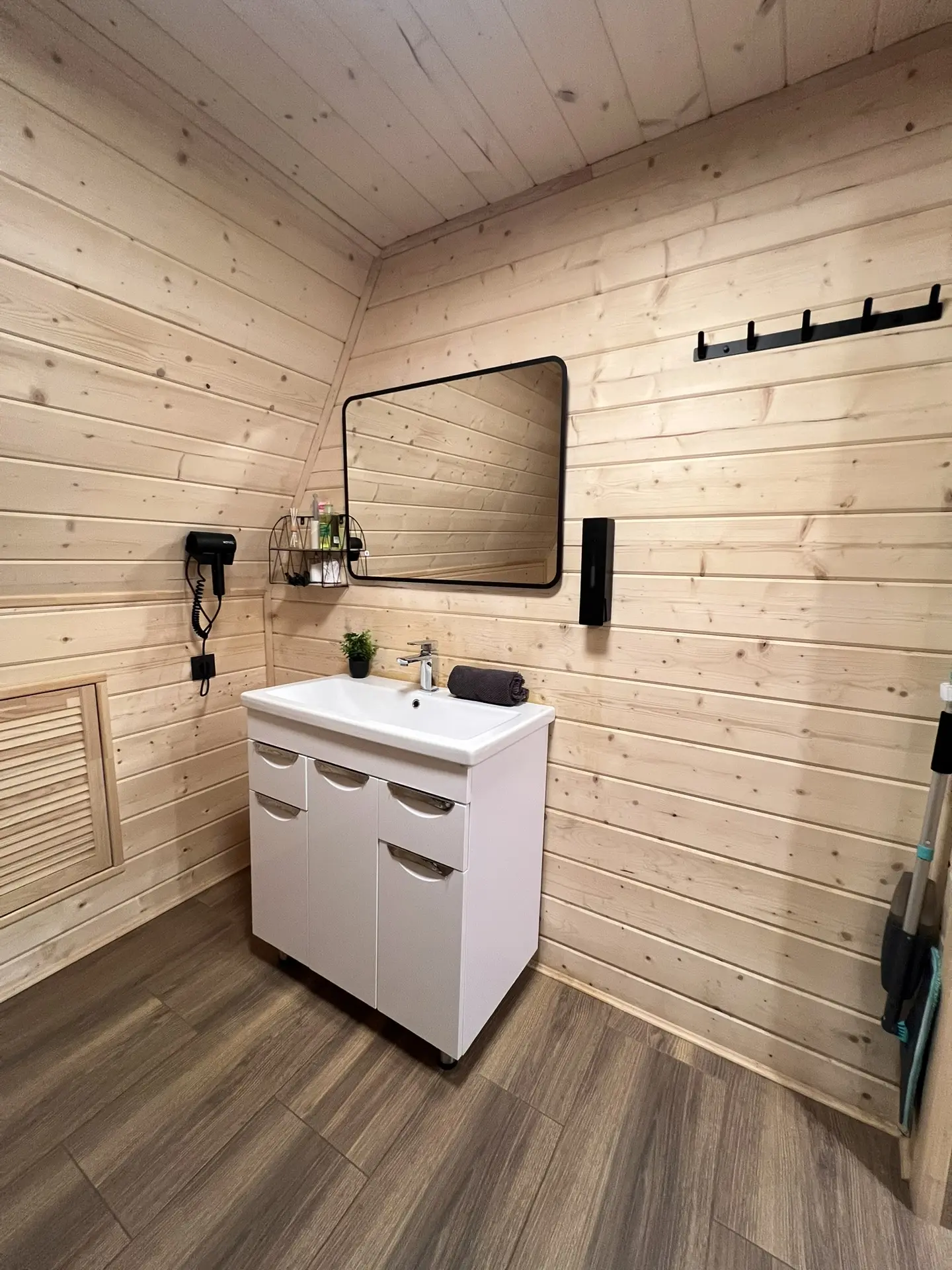 d70d1657-8808-4917-9231-42bf1dc66f9f