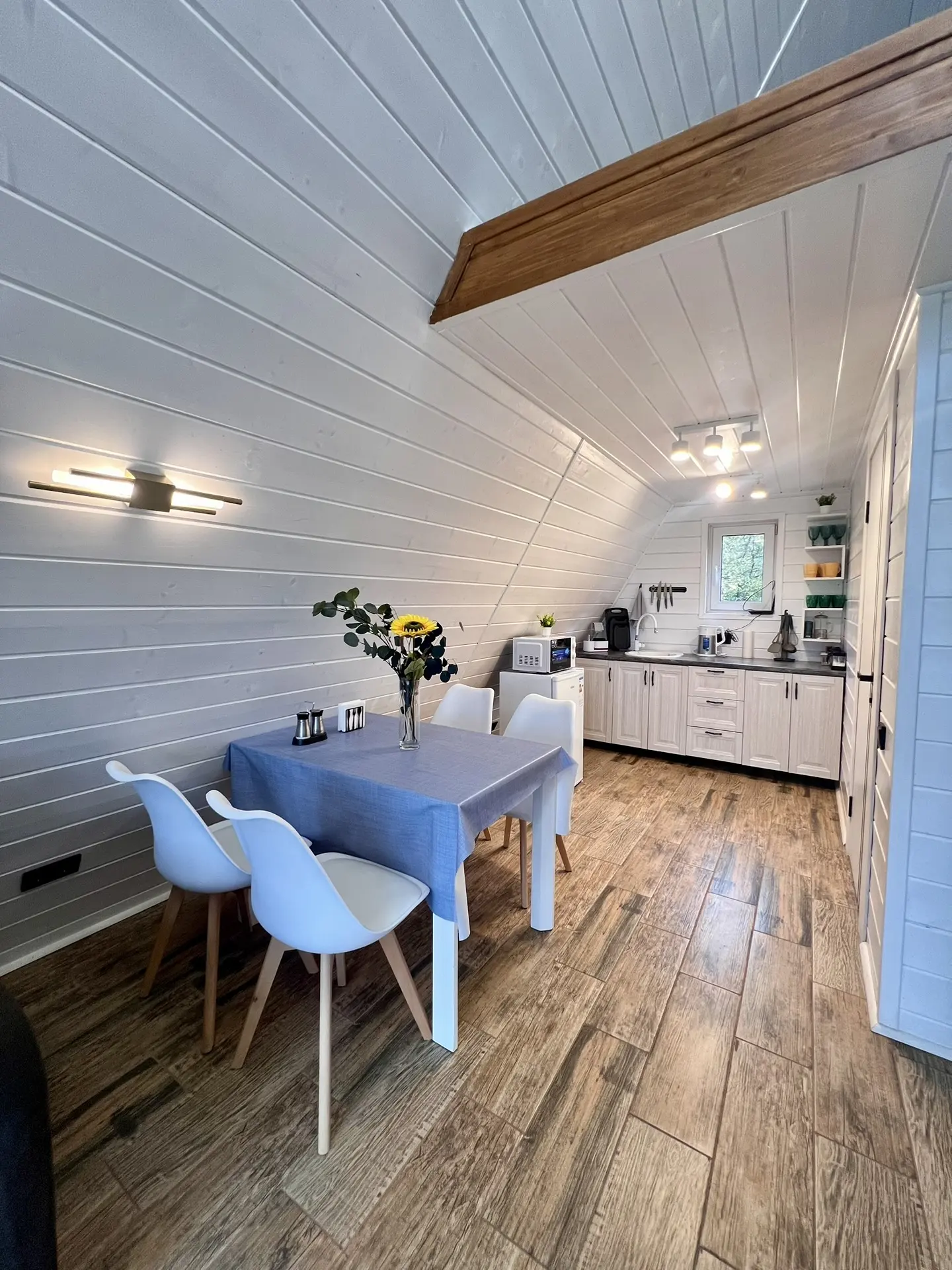 d93b6ded-094e-4892-8c11-6cf384abf295